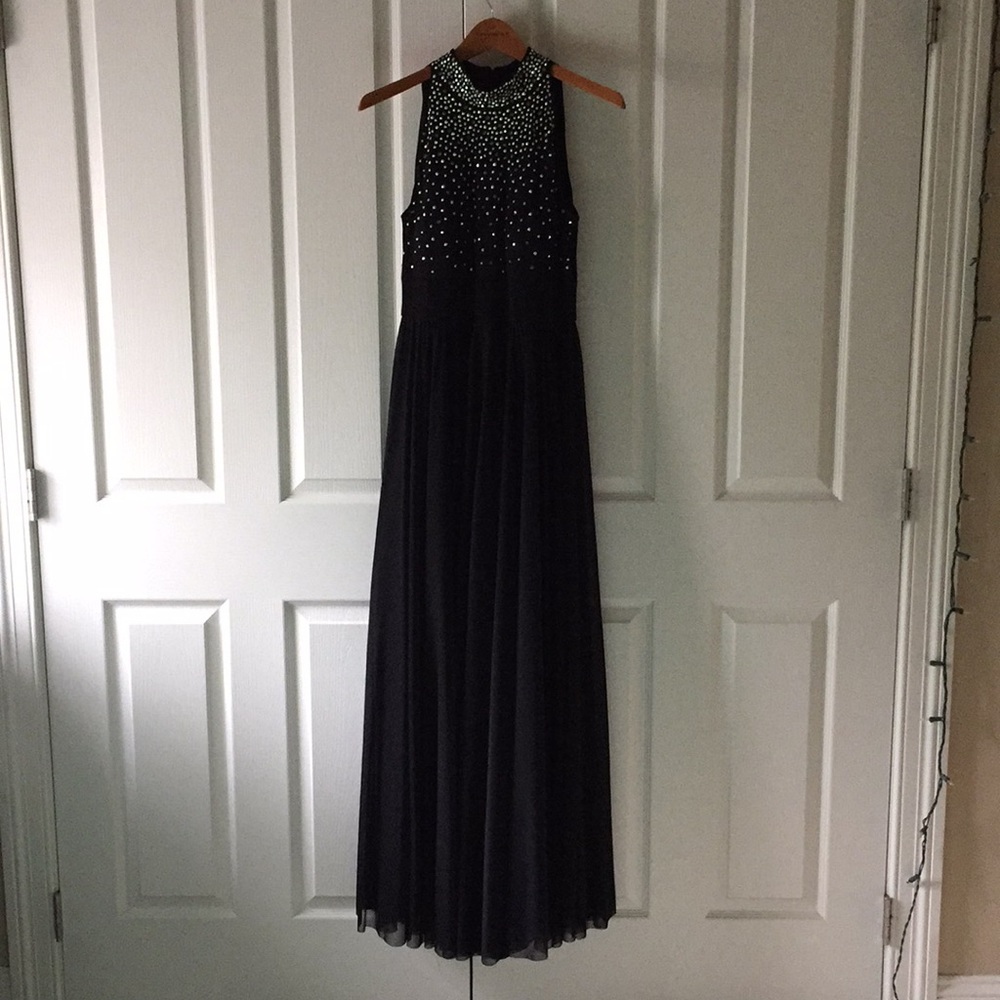 Long Black w/ Silver Prom Dress Size 6